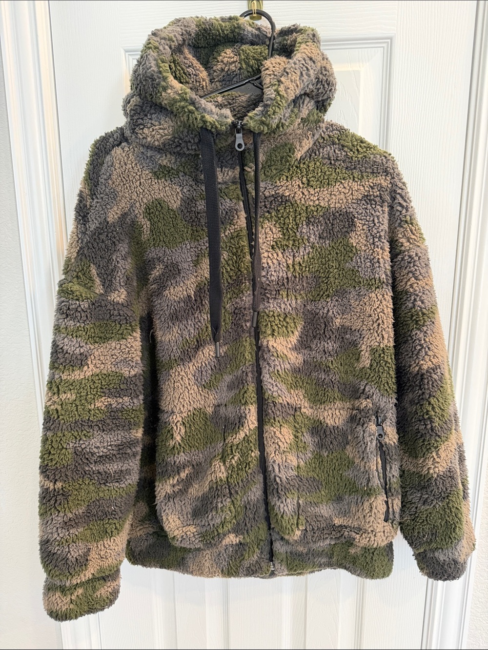 aerie Camo Sherpa Zip Hoodie Jacket in Green and Brown